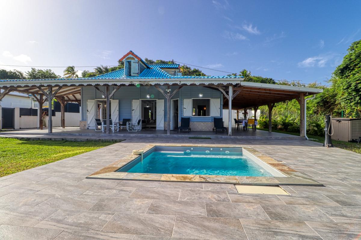 Location vacances Martinique Le Marin - Piscien et terrasse